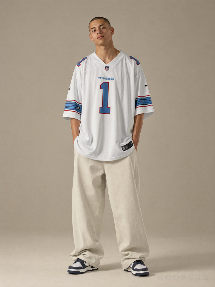 חולצת NFL אוברסייז טנסי טיטנס קאם וורד 1 לבן - מבט חזית על דוגמן