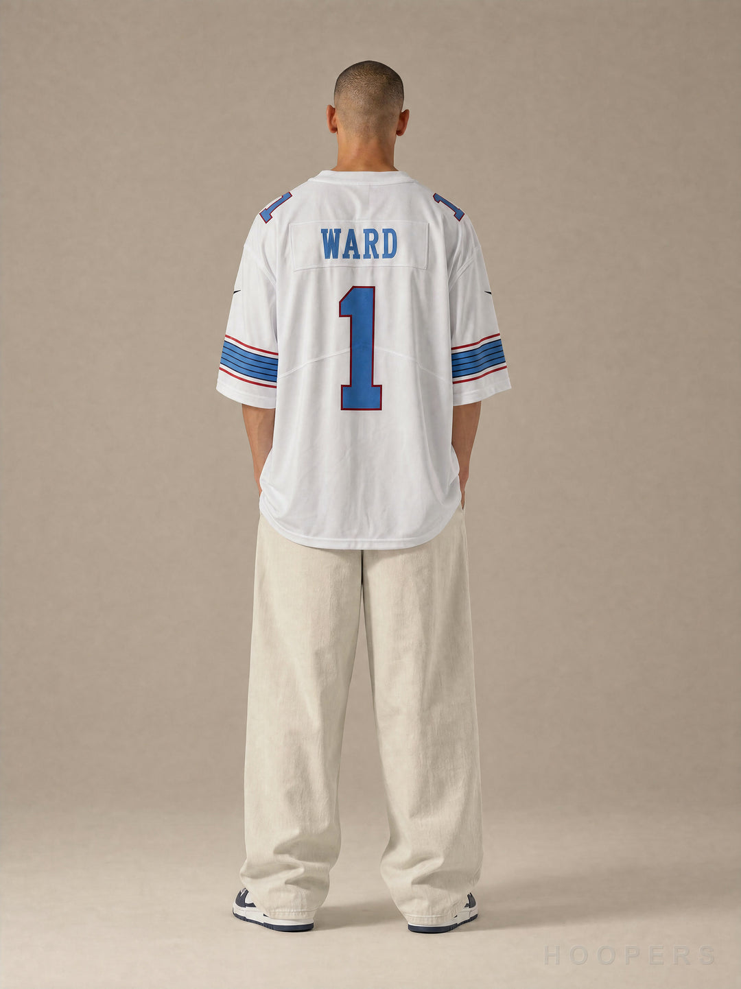 חולצת NFL טיטנס קאם וורד - גב עם השם WARD ומספר 1