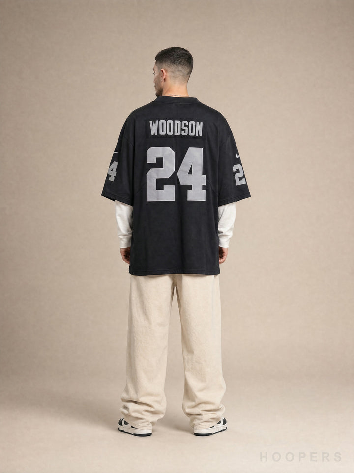חולצת NFL ריידרס וודסון 24 - גב עם השם WOODSON ומספר 24