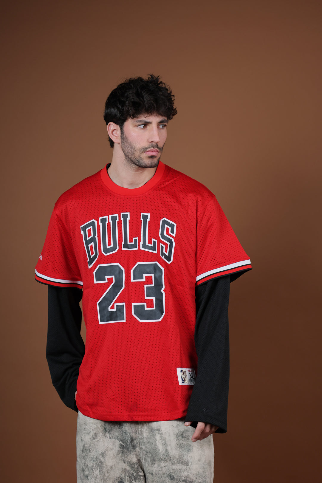 חולצת NBA מייקל ג’ורדן שיקגו בולס – רטרו אדום 23 | HOOPERS