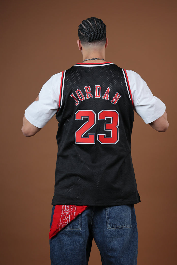 גופיית NBA מייקל ג'ורדן שיקגו בולס – רטרו שחור  1997/98 | HOOPERS