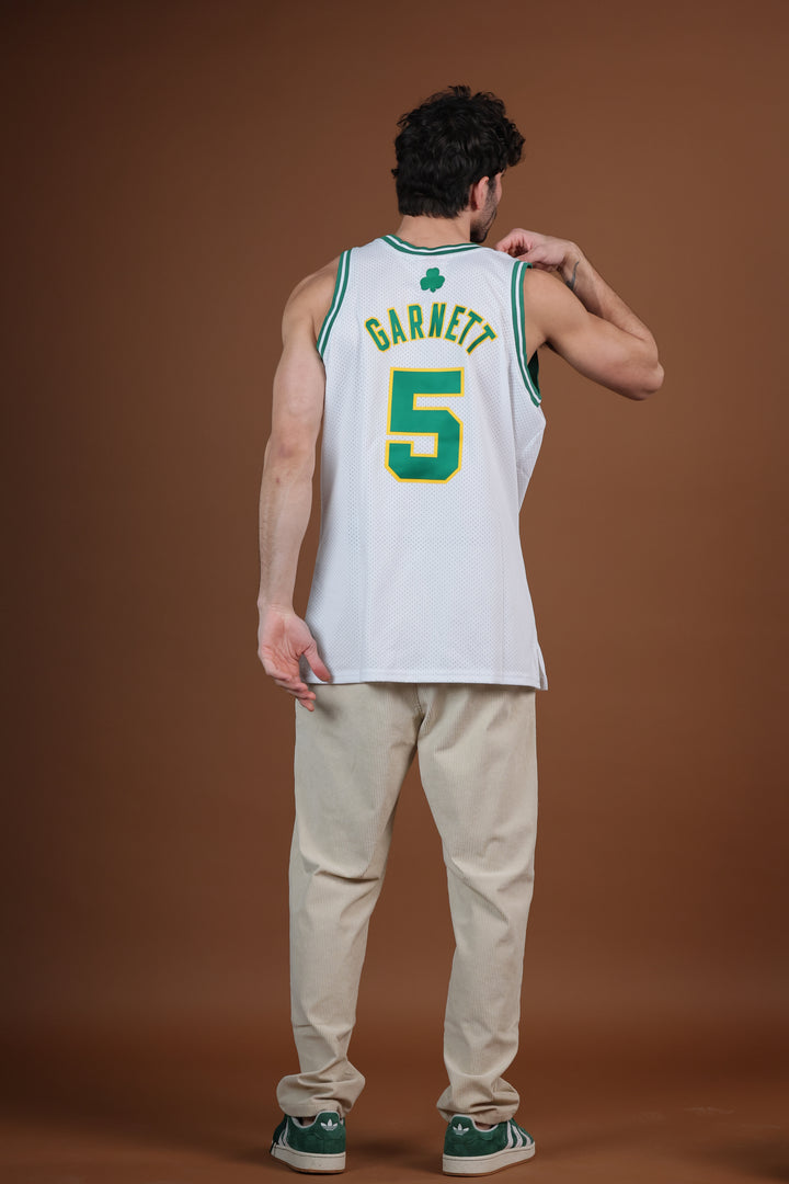 גופיית NBA קווין גארנט בוסטון סלטיקס – רטרו 1997/98 לבנה | HOOPERS