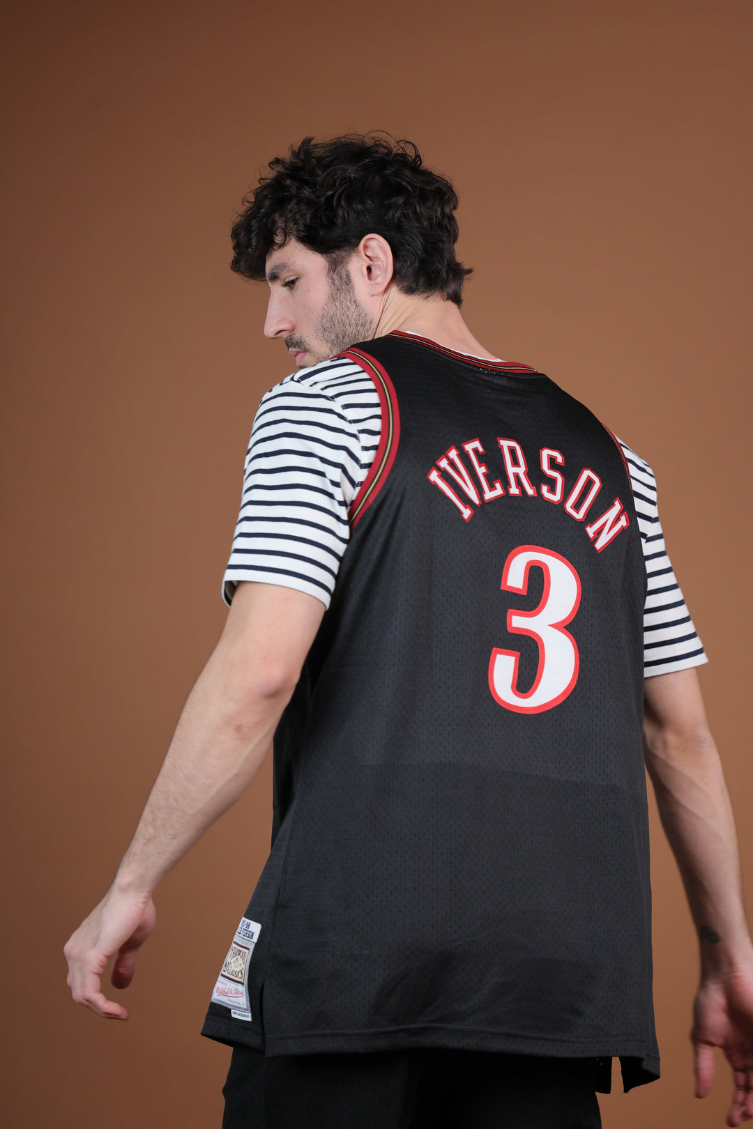 גופיית NBA אלן אייברסון פילדלפיה סיקסרס – רטרו 1997/98 | HOOPERS