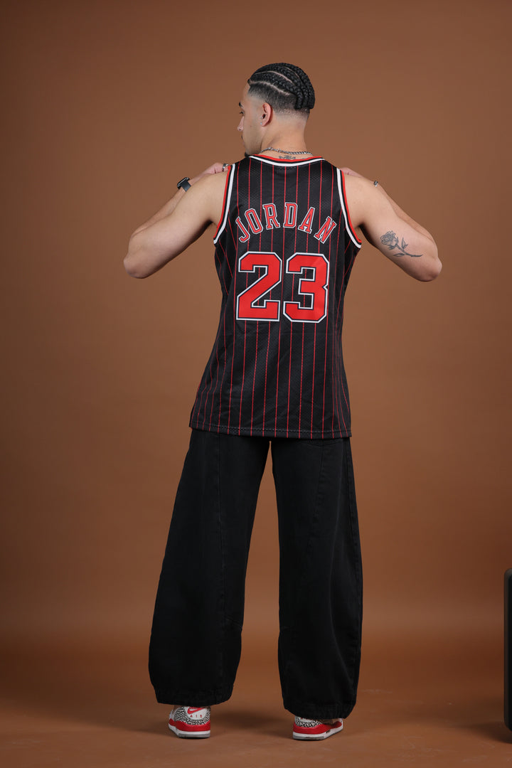 גופיית NBA מייקל ג’ורדן שיקגו בולס – שחור פסים מהדורת רטרו 1995/96 | HOOPERS