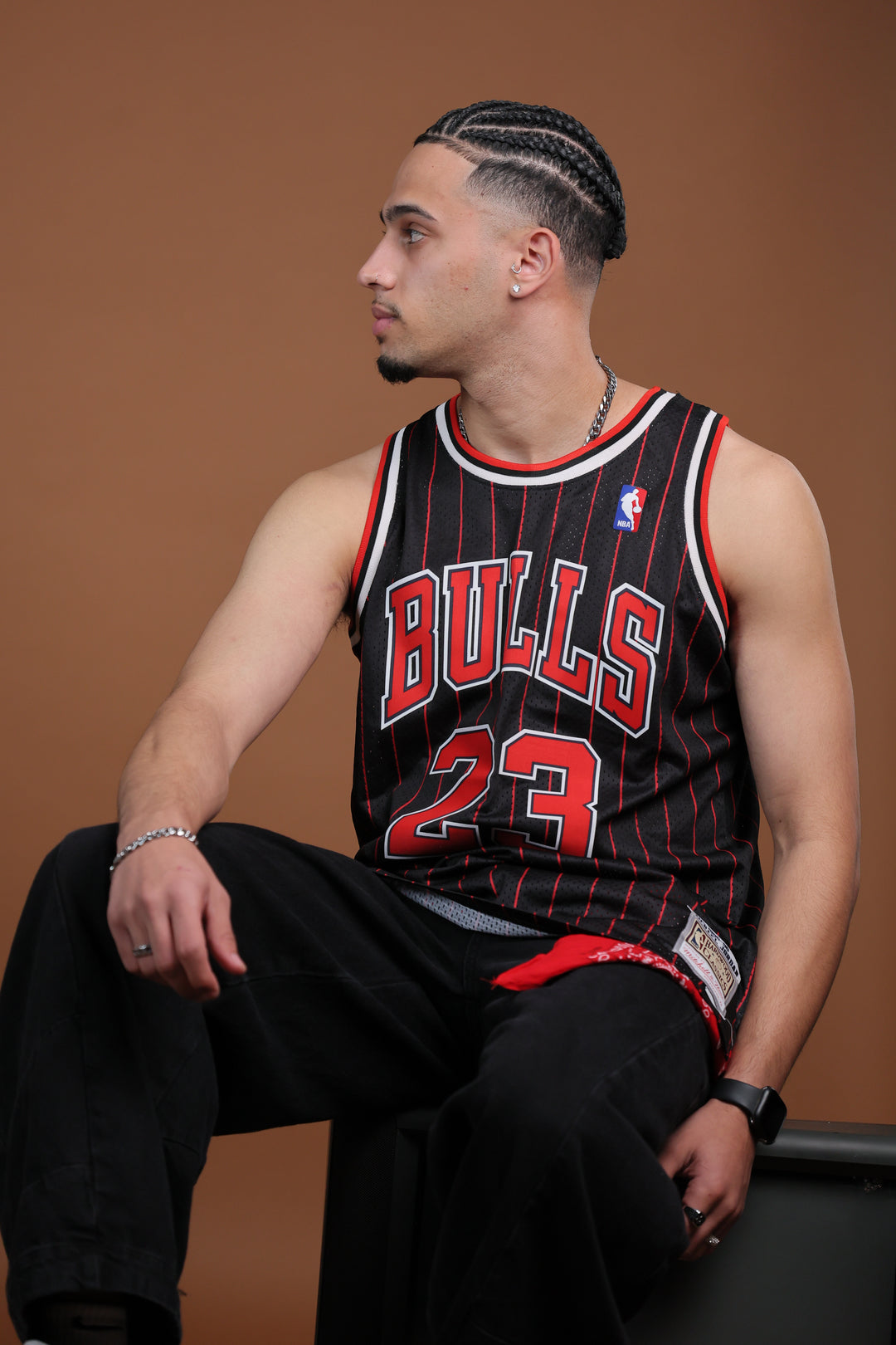 גופיית NBA מייקל ג’ורדן שיקגו בולס – שחור פסים מהדורת רטרו 1995/96 | HOOPERS