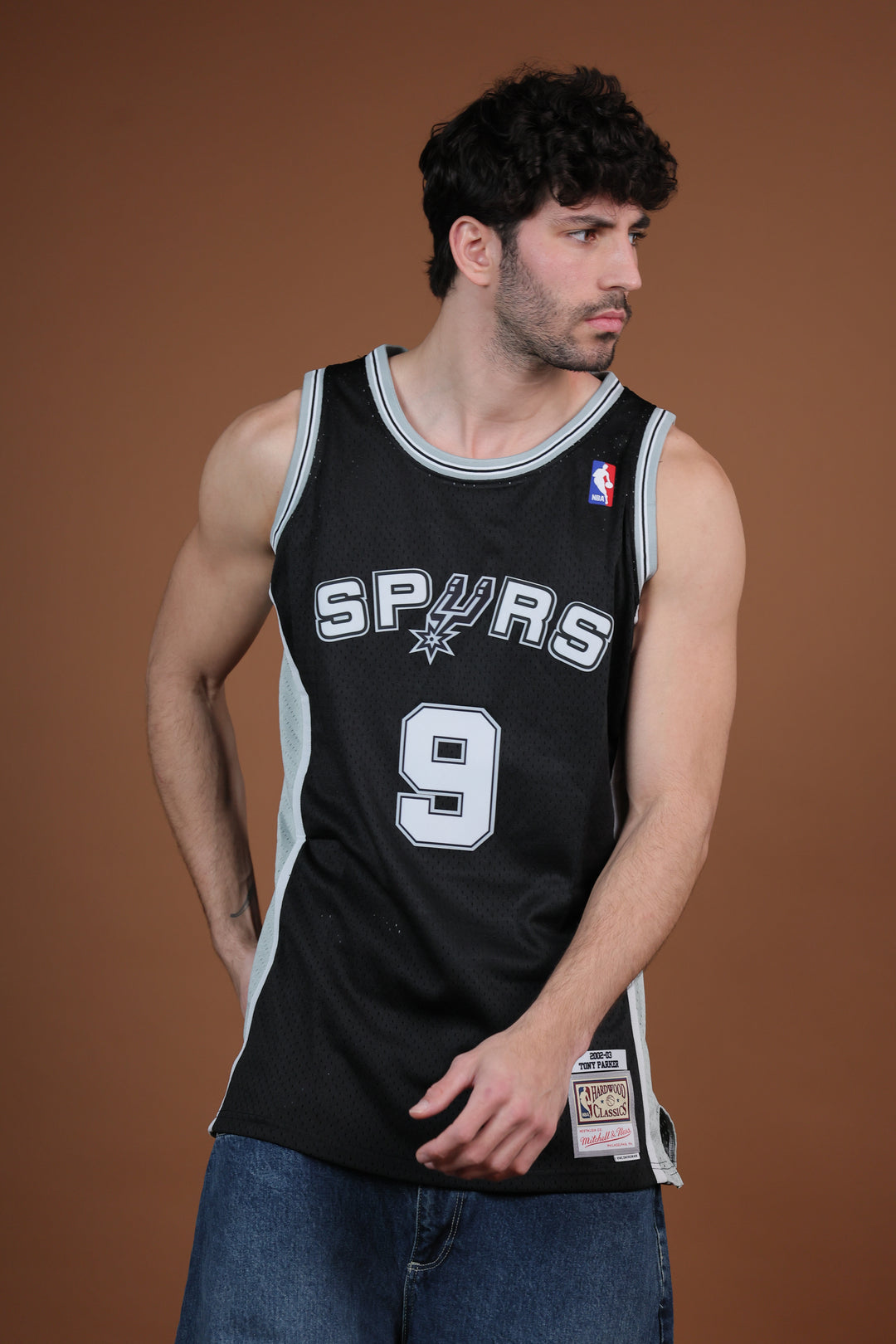 גופיית NBA טוני פארקר סן אנטוניו ספרס – שחור מהדורת רטרו 2002/03 | HOOPERS