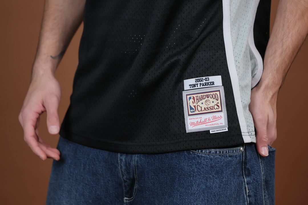 גופיית NBA טוני פארקר סן אנטוניו ספרס – שחור מהדורת רטרו 2002/03 | HOOPERS