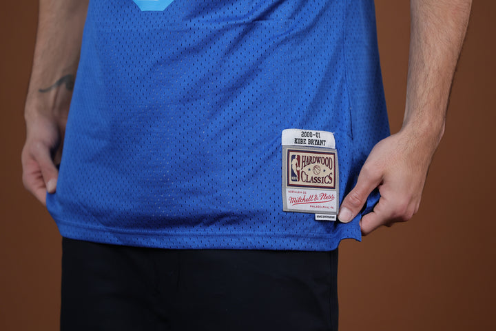 גופיית NBA קובי בראיינט לוס אנג’לס לייקרס – כחול מהדורת רטרו 2000/01 | HOOPERS