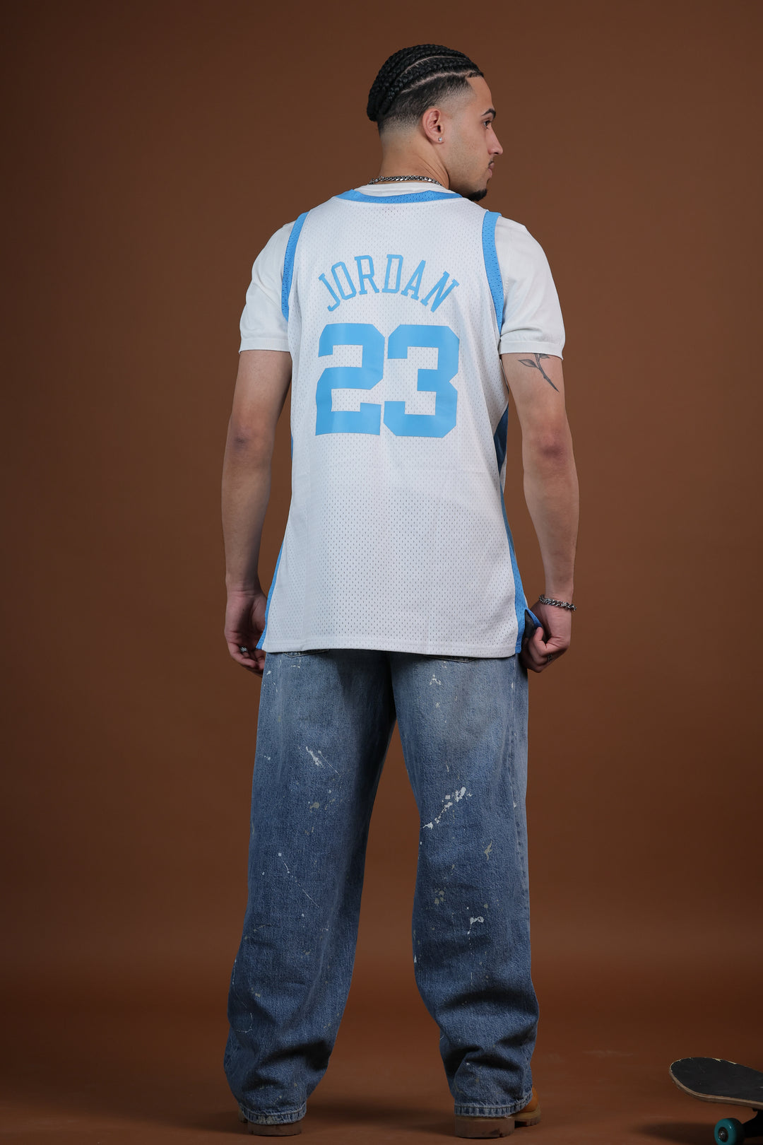 גופיית NBA מייקל ג׳ורדן נורת׳ קרוליינה טאר הילס – לבן תכלת רטרו 1983/84 | HOOPERS