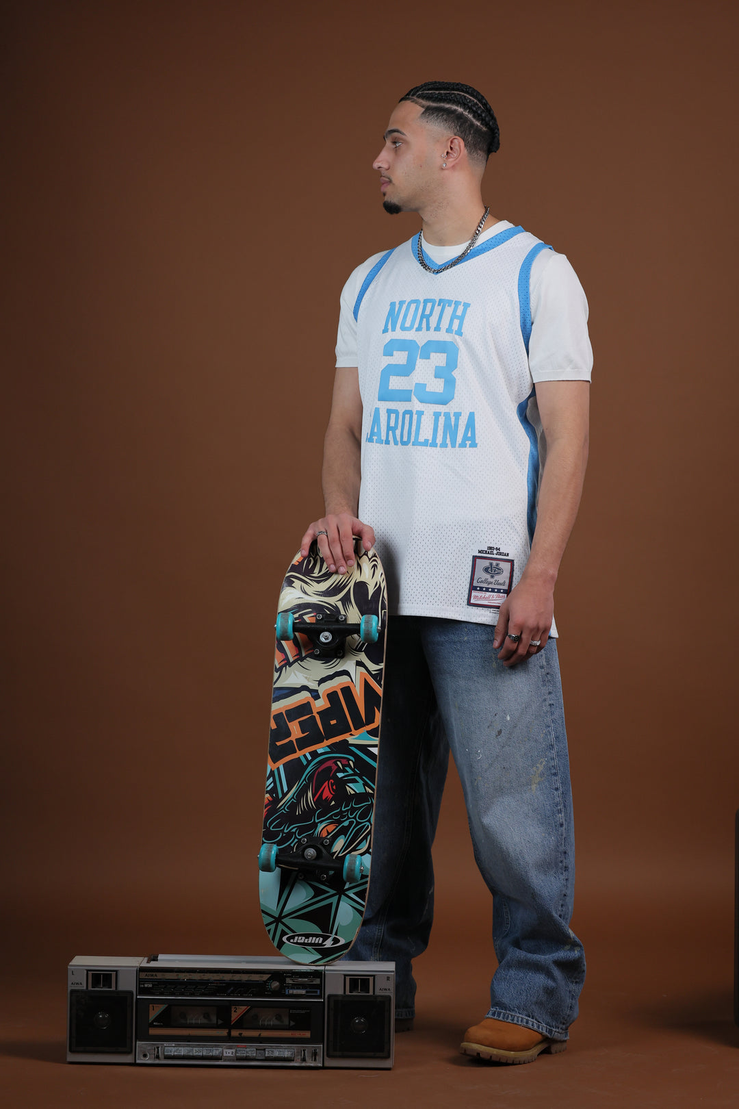 גופיית NBA מייקל ג׳ורדן נורת׳ קרוליינה טאר הילס – לבן תכלת רטרו 1983/84 | HOOPERS