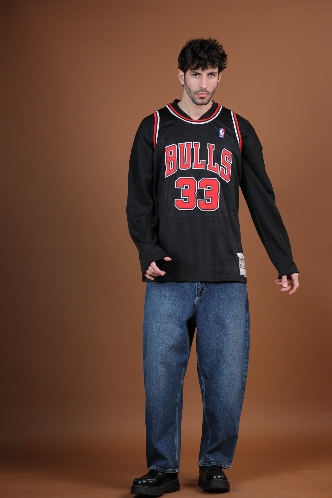 גופיית NBA סקוטי פיפן שיקגו בולס – שחור רטרו 1997/98 | HOOPERS