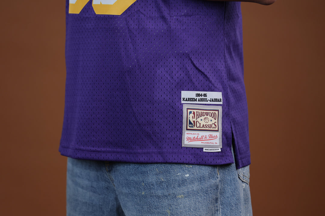 גופיית NBA קארים עבדול־ג׳באר לוס אנג׳לס לייקרס – סגול מהדורת רטרו 1984/85 | HOOPERS