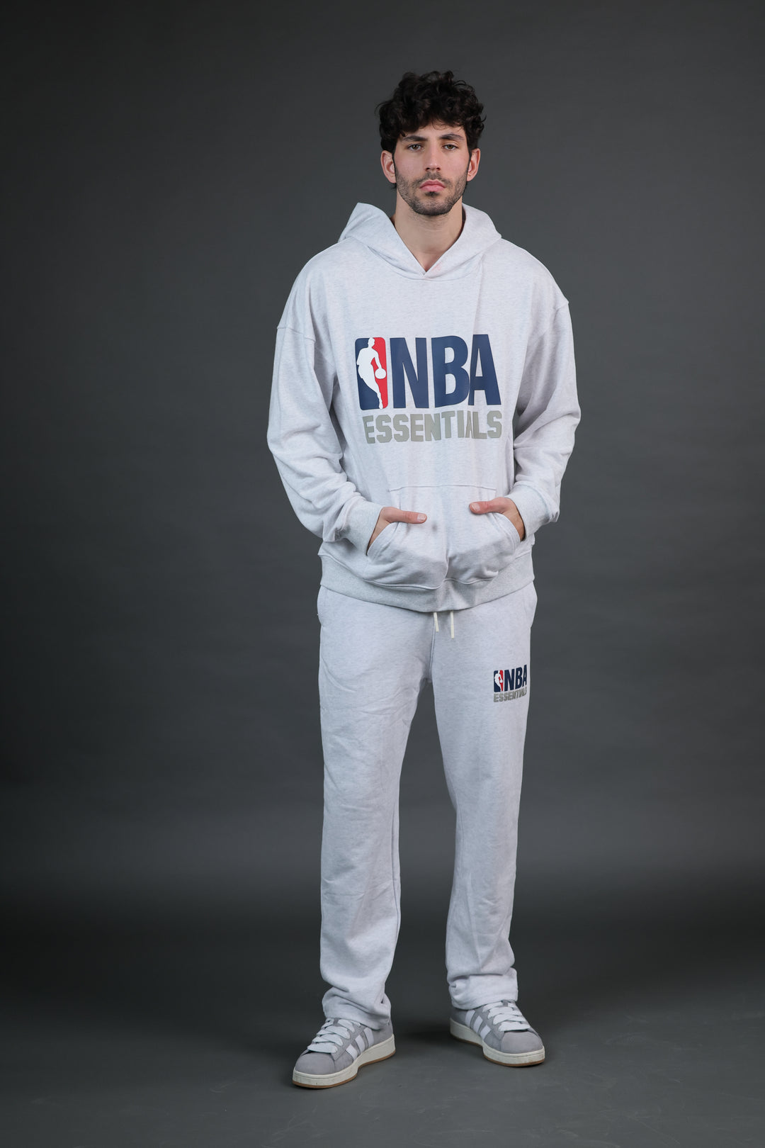 מכנס טרנינג NBA Essentials – אפור בהיר Edition | HOOPERS