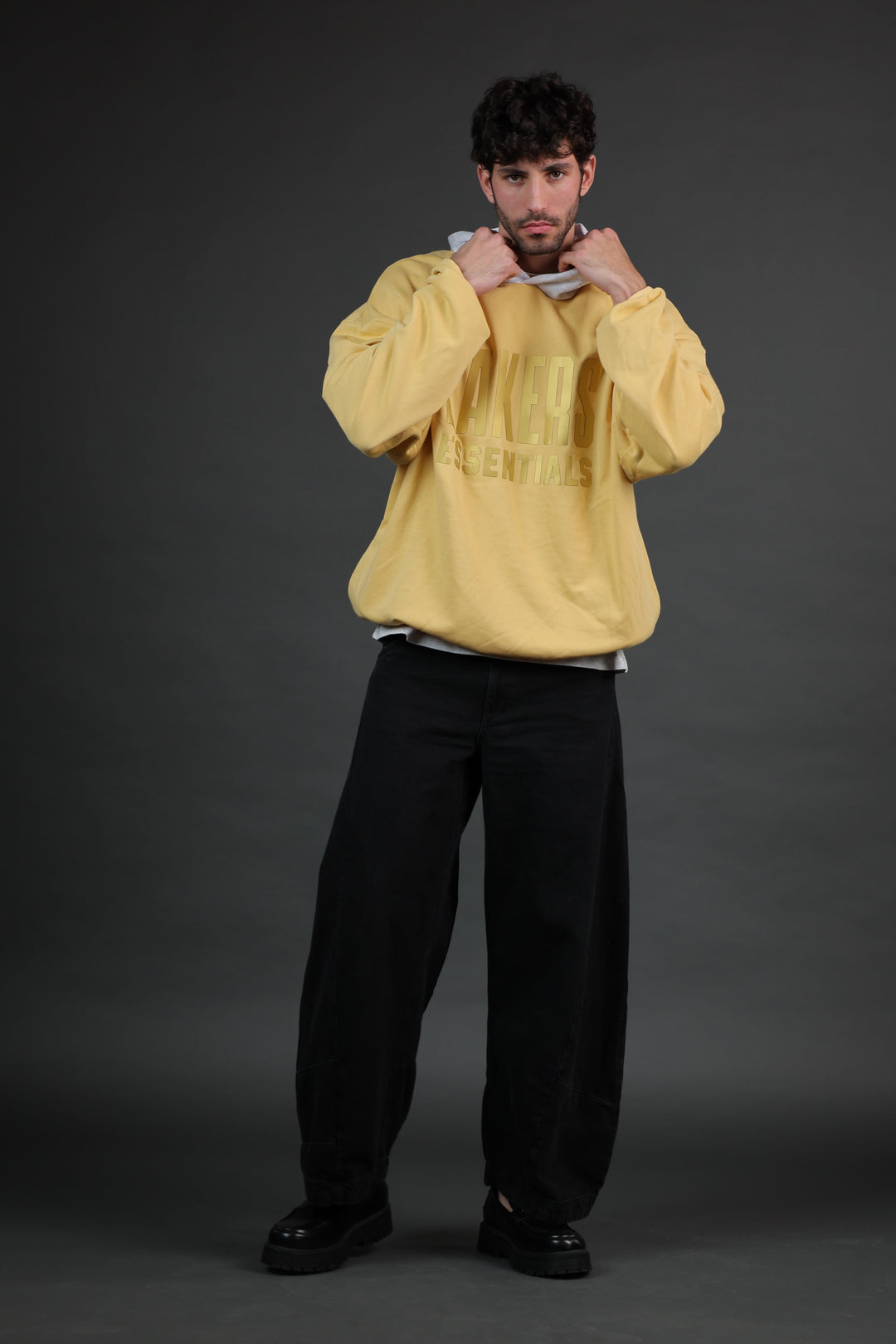 סווטשירט LAKERS ESSENTIALS צהוב | HOOPERS