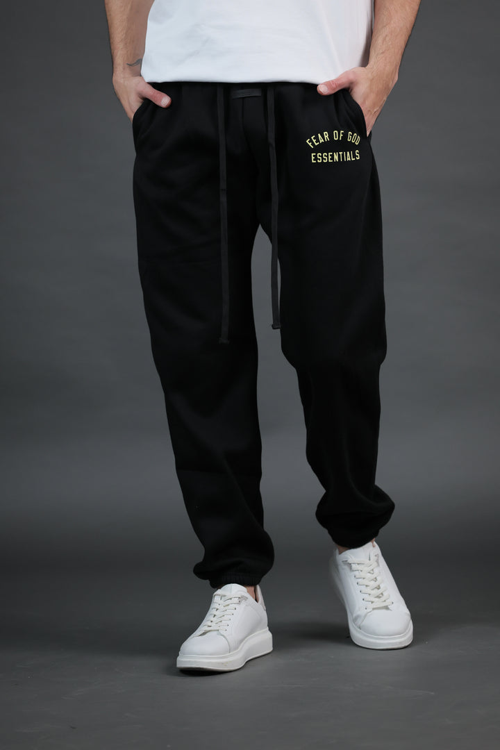 מכנסי FEAR OF GOD ESSENTIALS שחור | HOOPERS