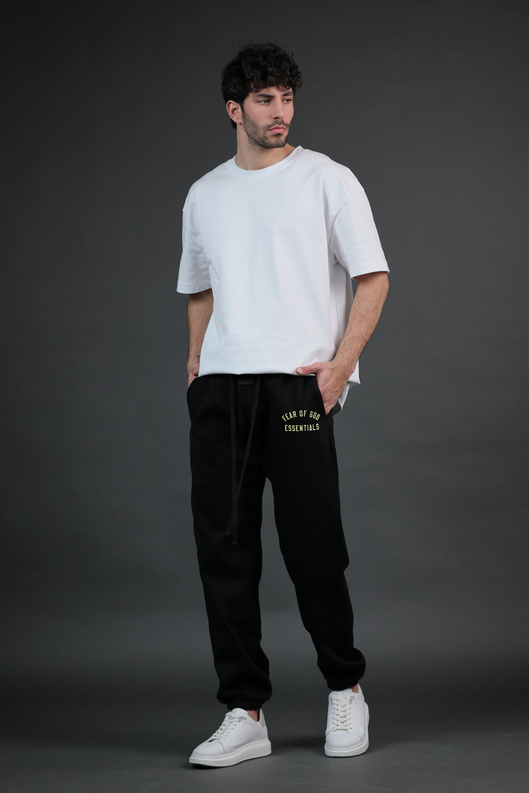 מכנסי FEAR OF GOD ESSENTIALS שחור | HOOPERS