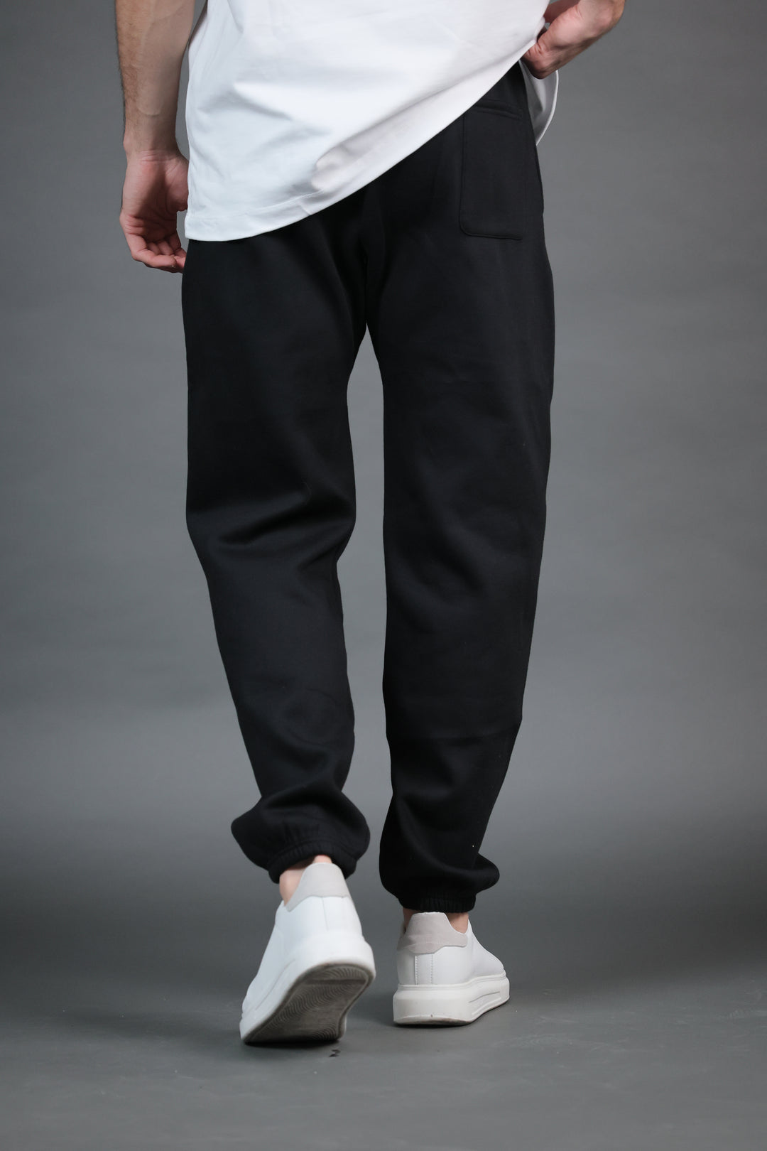 מכנסי FEAR OF GOD ESSENTIALS שחור | HOOPERS