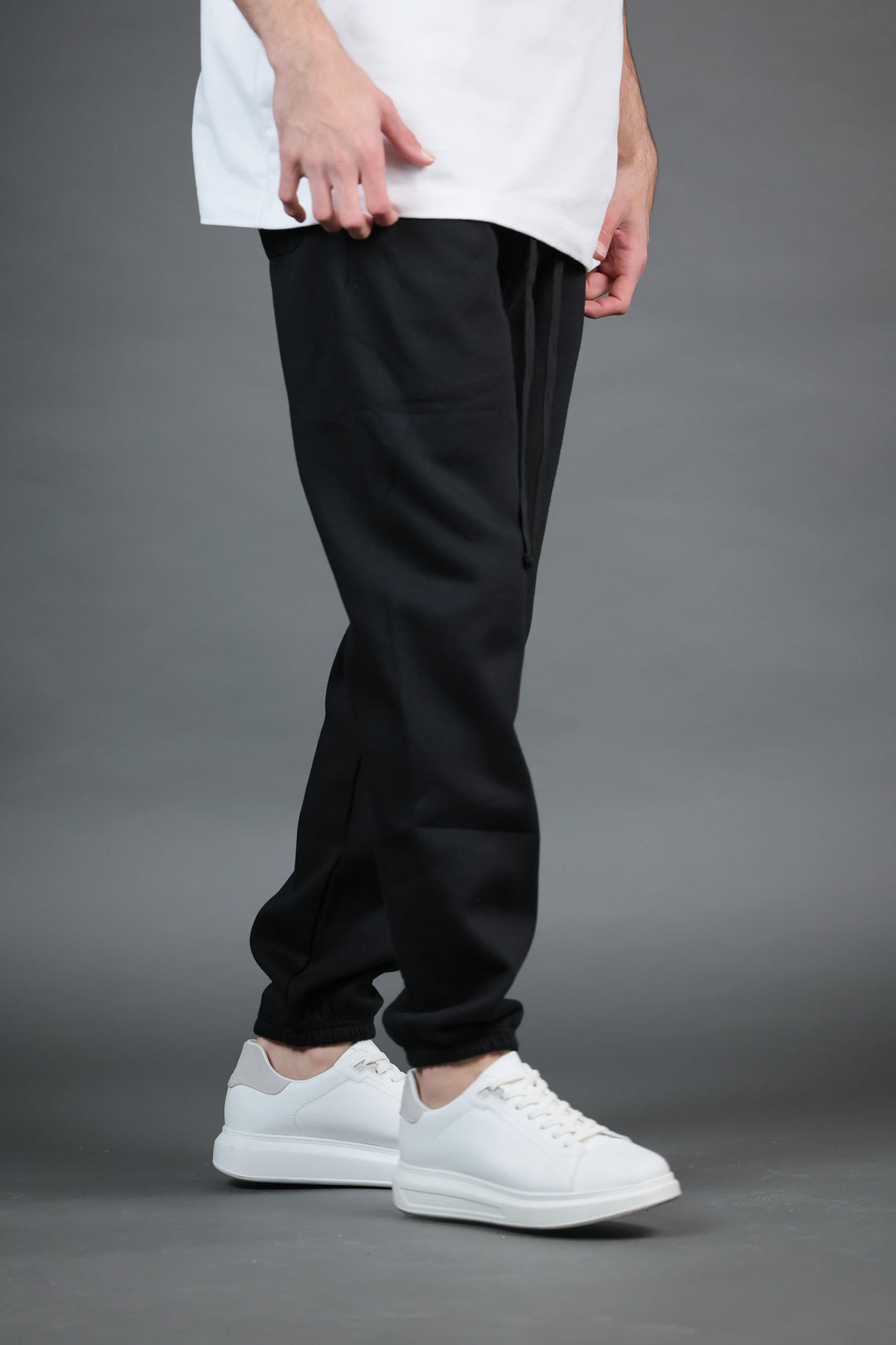 מכנסי FEAR OF GOD ESSENTIALS שחור | HOOPERS