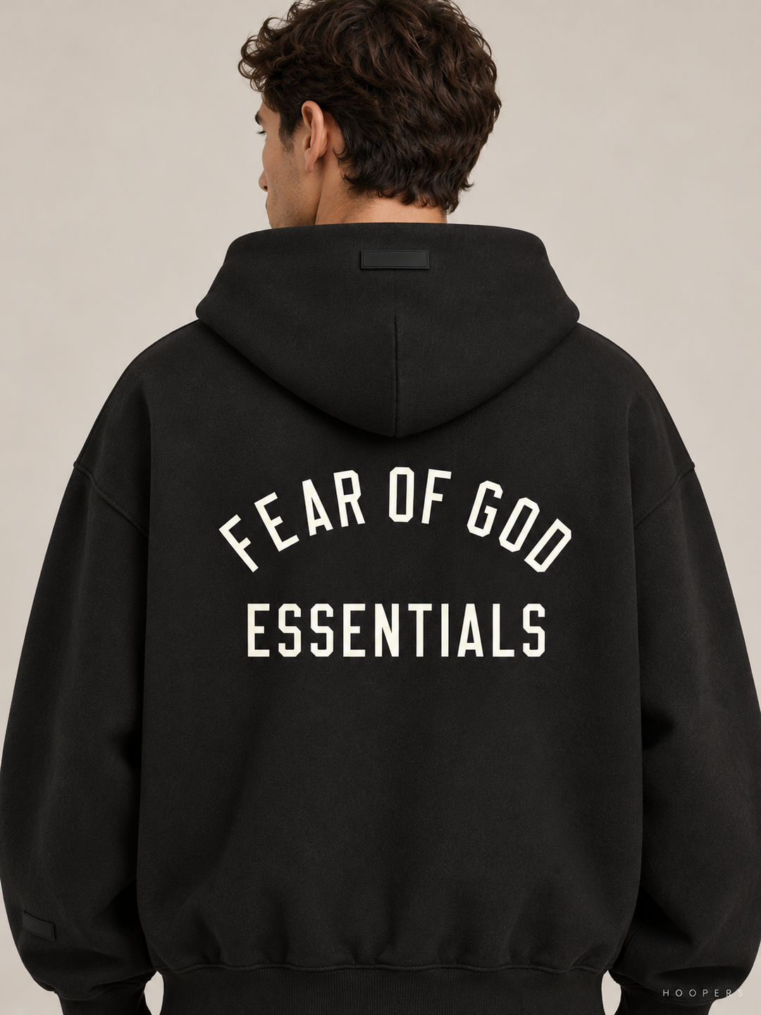 קפוצ'ון Fear of God Essentials – Back Arch שחור – תקריב