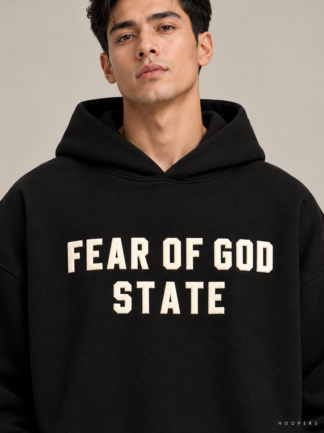 קפוצ'ון Fear of God Essentials – STATE שחור – תקריב