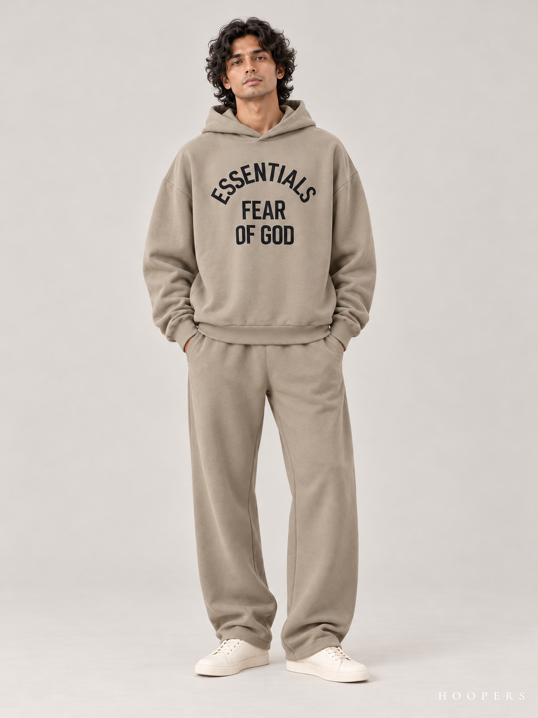 קפוצ'ון Fear of God Essentials – Arch Logo חאקי – חזית
