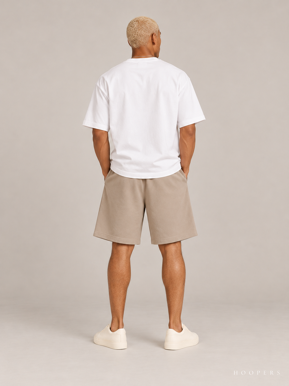מכנס קצר Fear of God Essentials – Script חול – גב