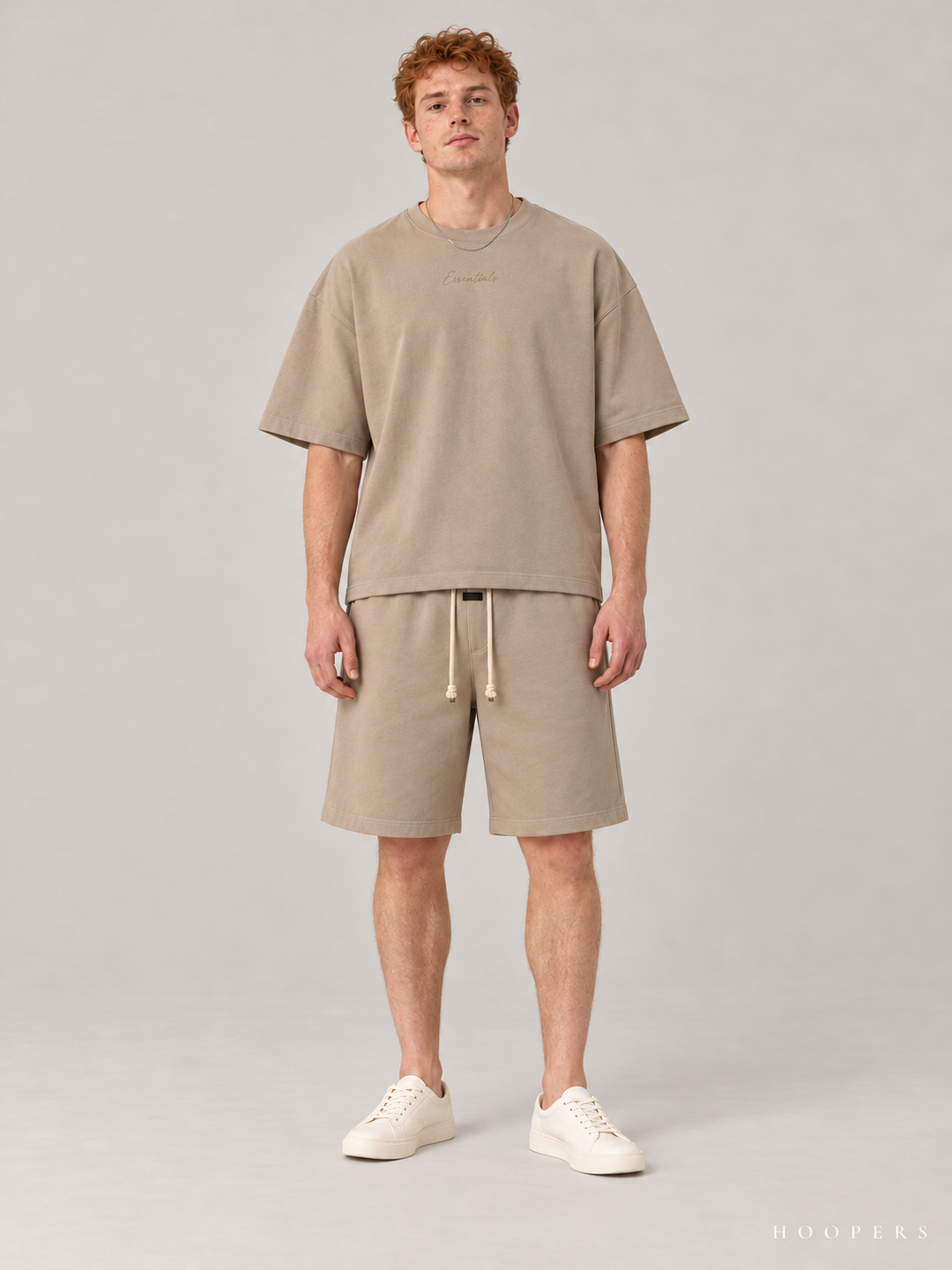 חולצת Fear of God Essentials – Script חול – חזית