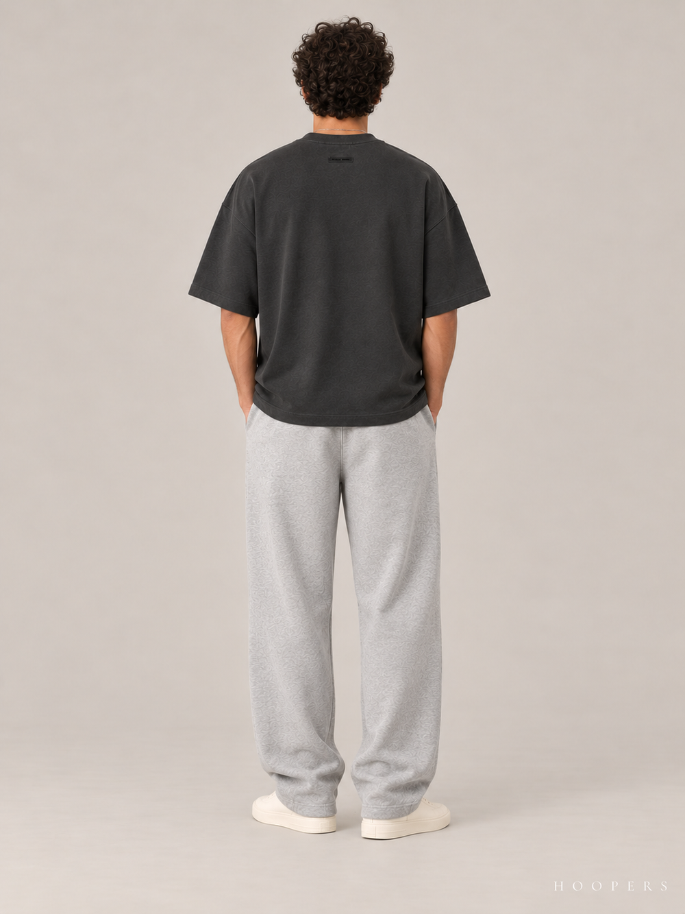 חולצת אוברסייז Fear of God Essentials – Racing אפור פחם – גב