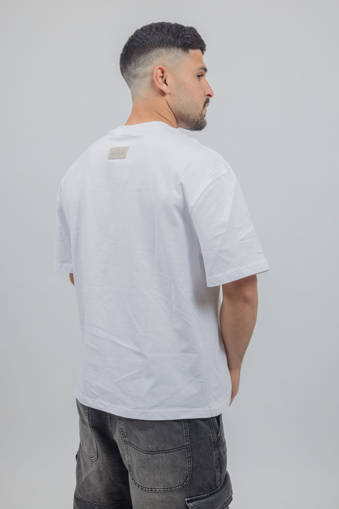 חולצה לבנה FOG