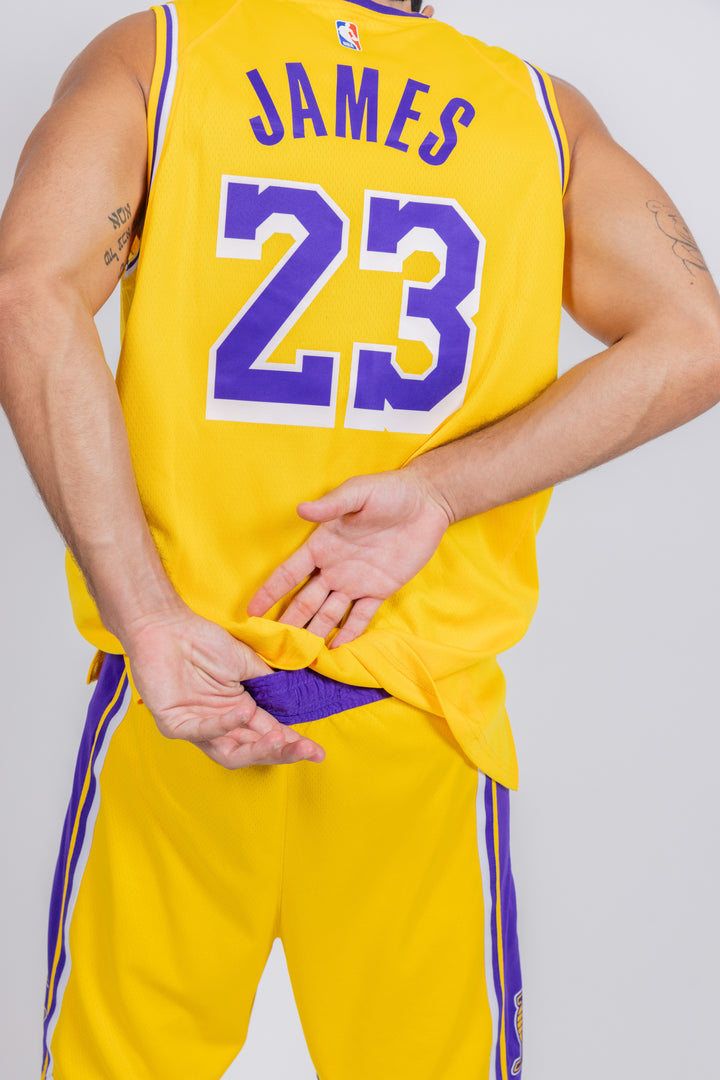 גופיית משחק צהובה לברון ג'יימס