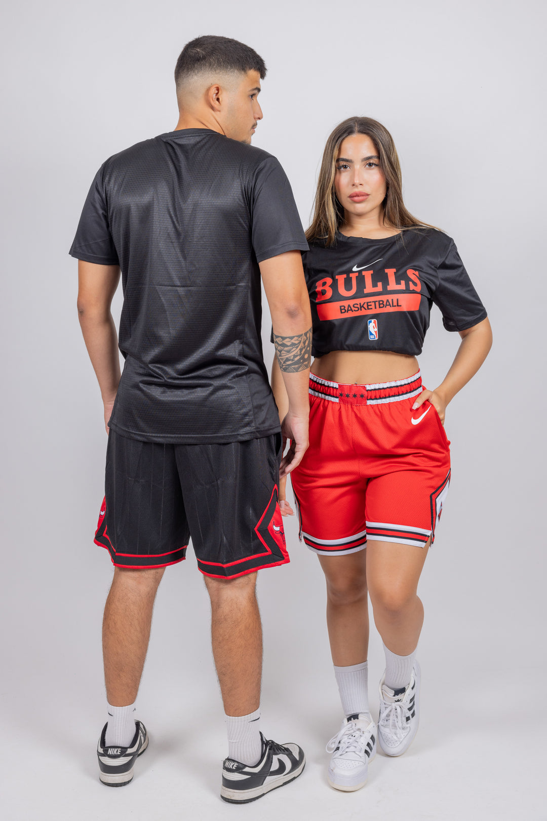 חולצת אימונים שחורה שיקגו בולס