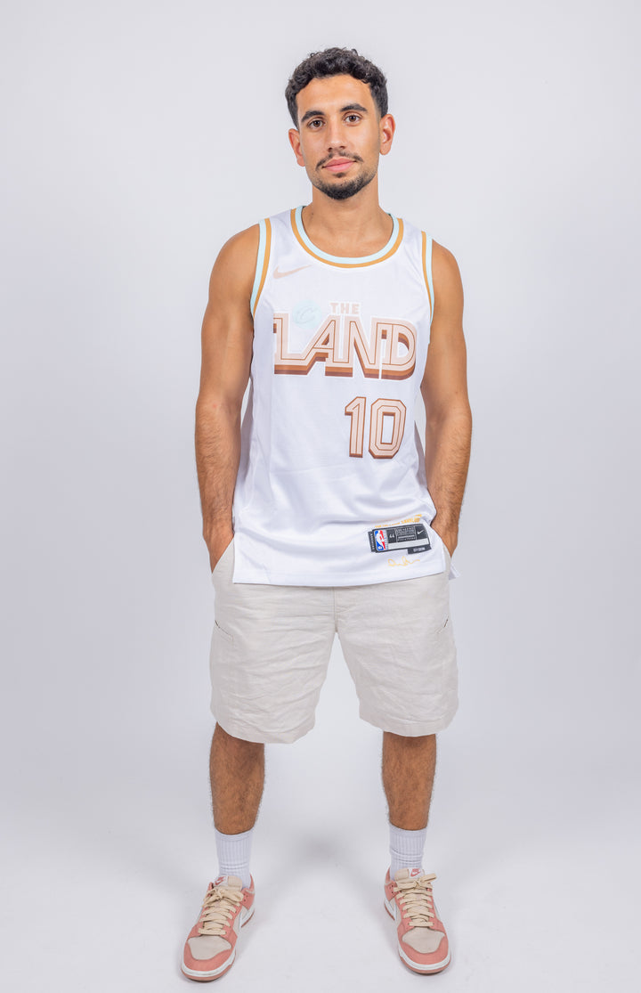 City edition גופיית משחק לבנה דריוס גרלנד