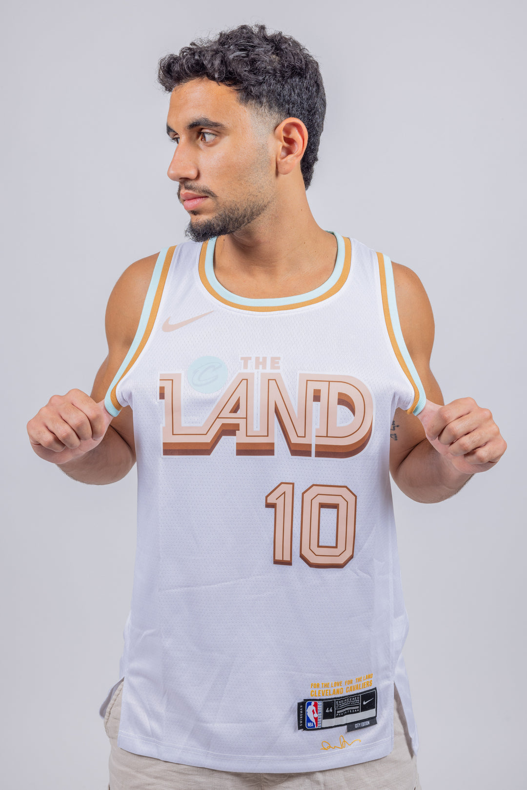 City edition גופיית משחק לבנה דריוס גרלנד