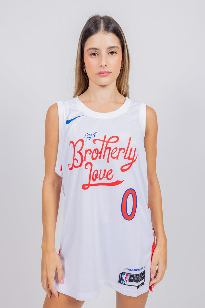 City edition גופיית משחק לבנה טייריס מקסי