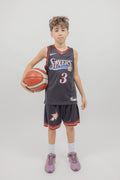 גופיית NBA לילדים פילדלפיה 76ers – שחור | HOOPERS
