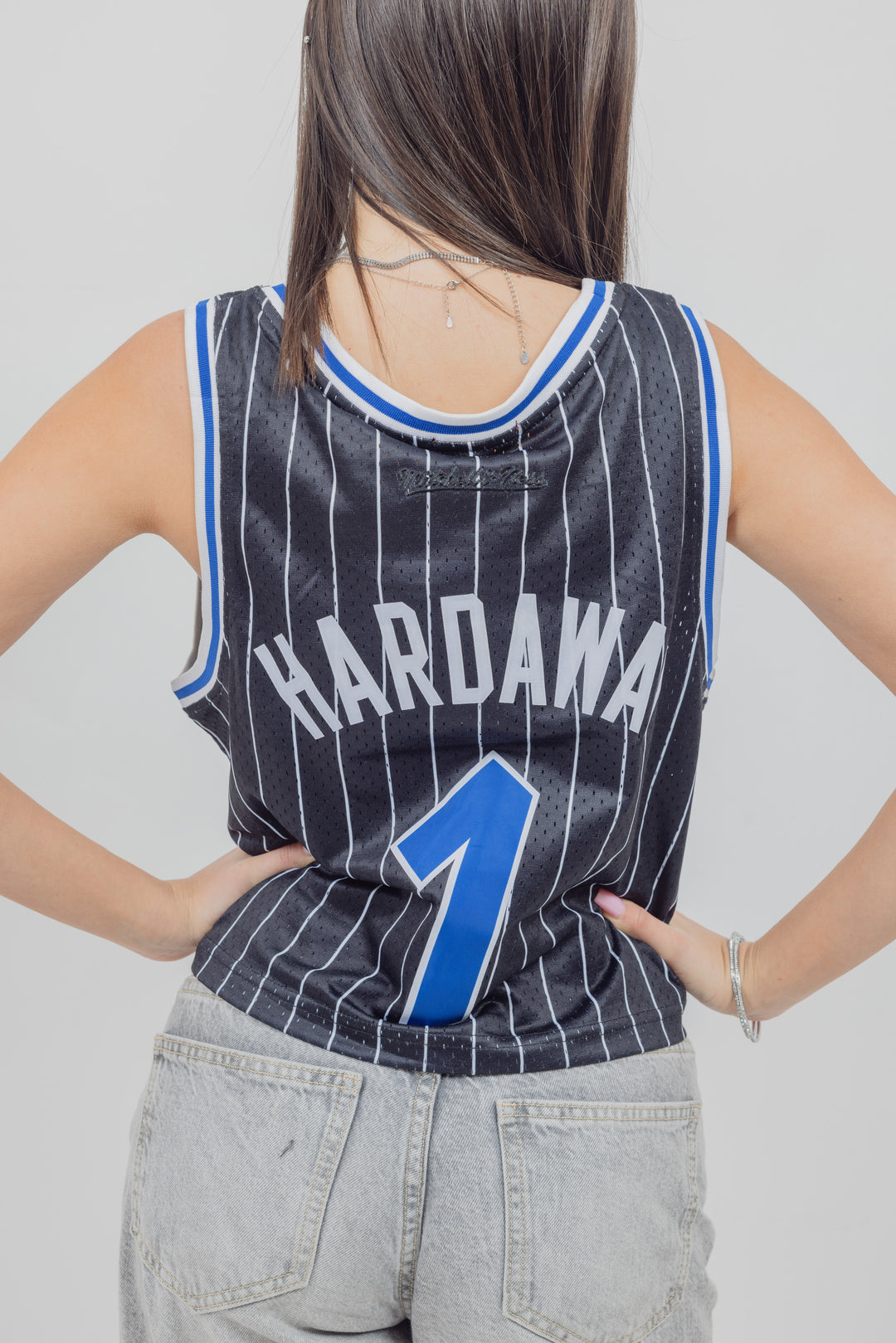 גופיית רטרו נשים שחורה כחולה הארדווי