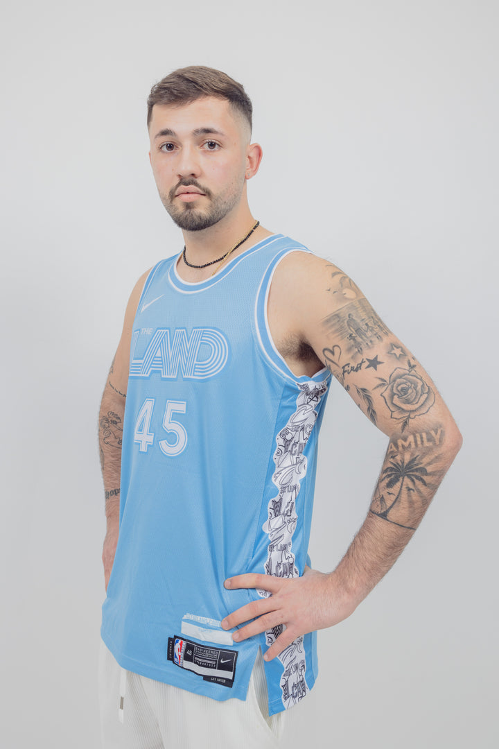 גופיית משחק תכלת דונובן מיצ'ל City edition 24/25