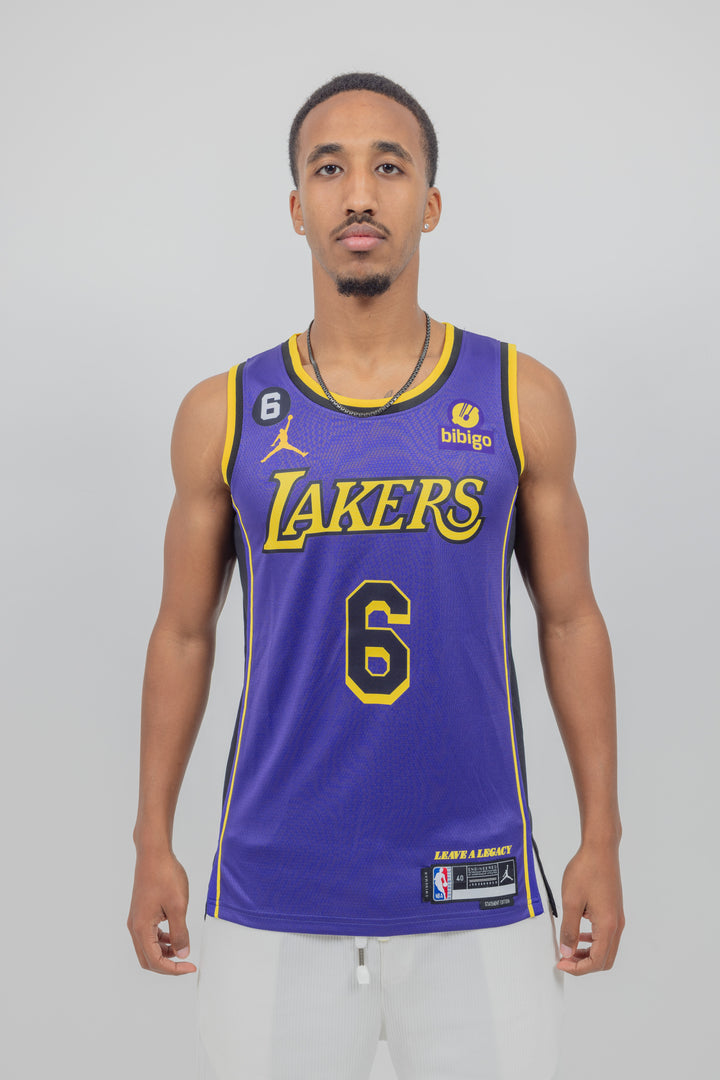 גופיית משחק סגולה לברון ג'יימס