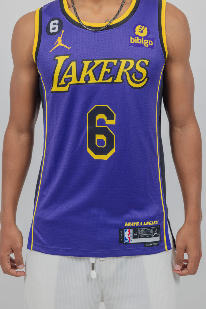 גופיית משחק סגולה לברון ג'יימס