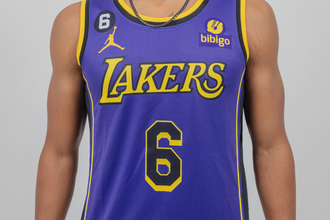 גופיית משחק סגולה לברון ג'יימס