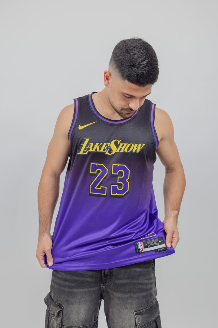 גופיית משחק סגולה לברון ג'יימס City edition 24/25