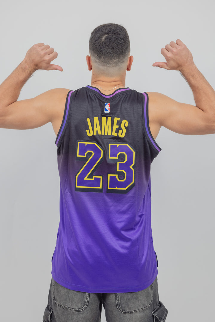 גופיית משחק סגולה לברון ג'יימס City edition 24/25