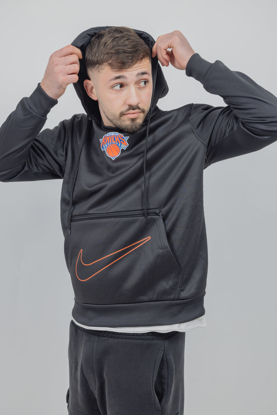 קפוצ'ון שחור ניו יורק ניקס