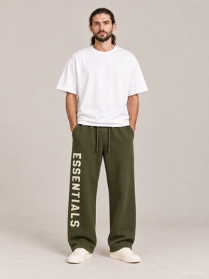 מכנס טרנינג Fear of God Essentials – Leg Logo ירוק זית | HOOPERS