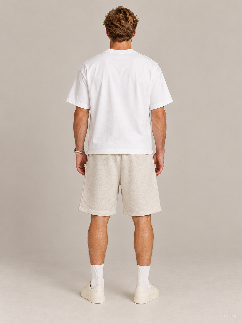 מכנס קצר Fear of God Essentials – Script שמנת מלאנז' – גב