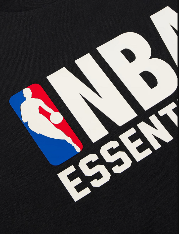 חולצת TEE NBA Essentials – שחור קלאסי Edition | HOOPERS