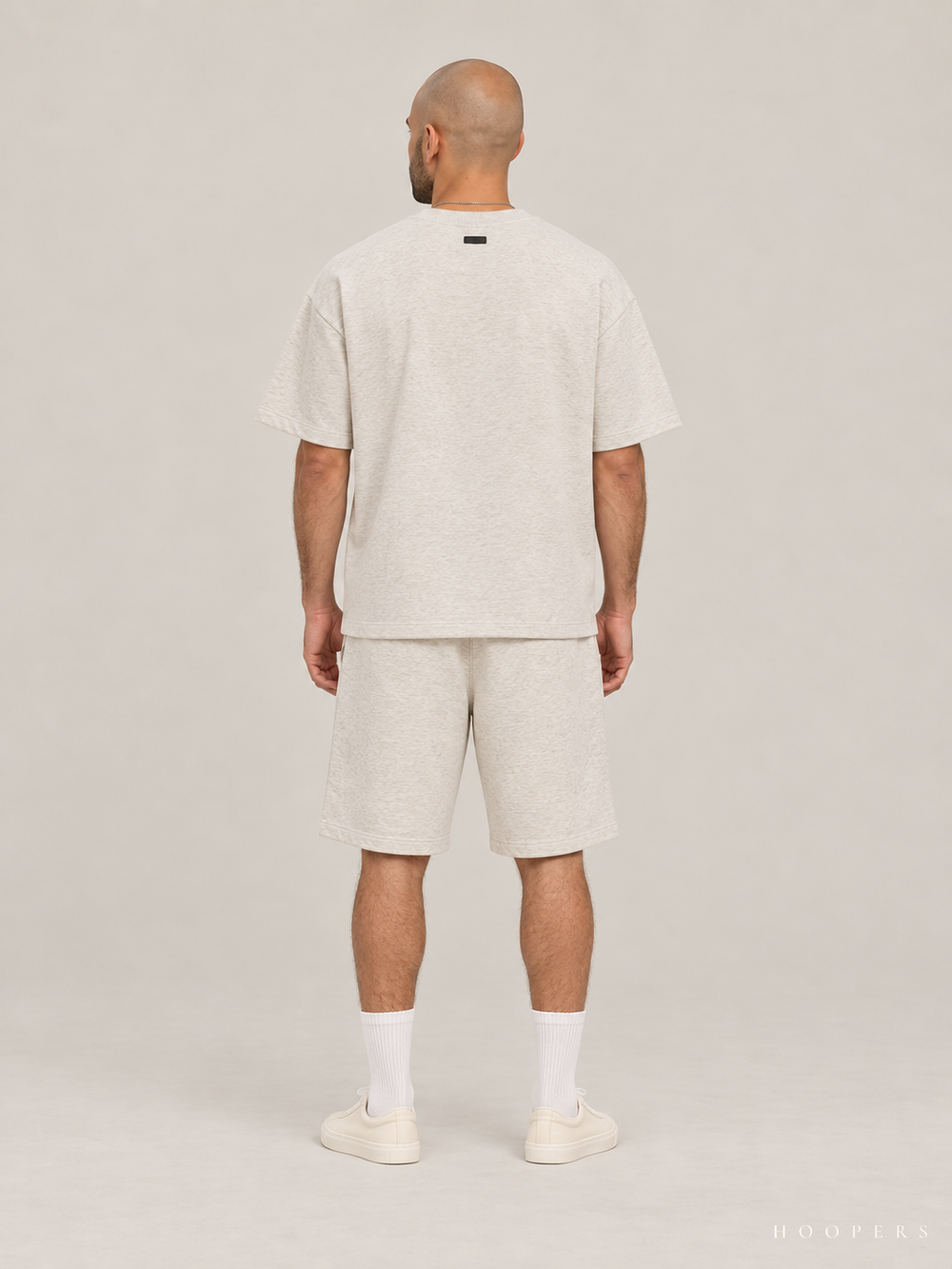 חולצת Fear of God Essentials – Script שמנת מלאנז' – גב