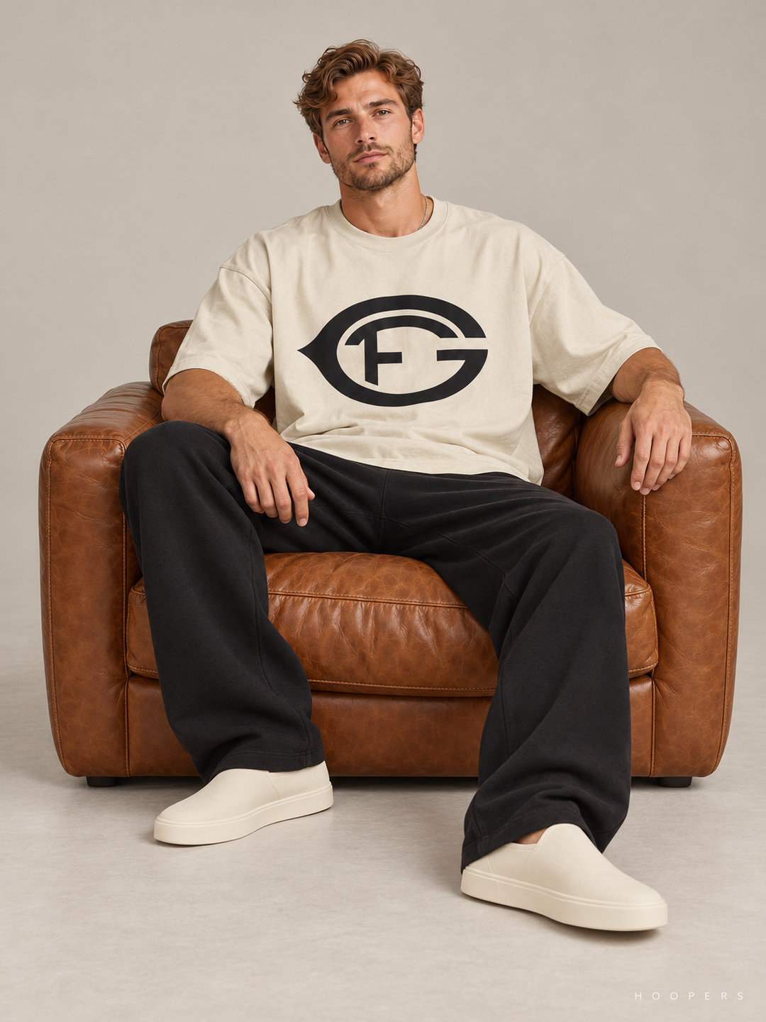 חולצת Fear of God Essentials – FG 26 שמנת – סטודיו