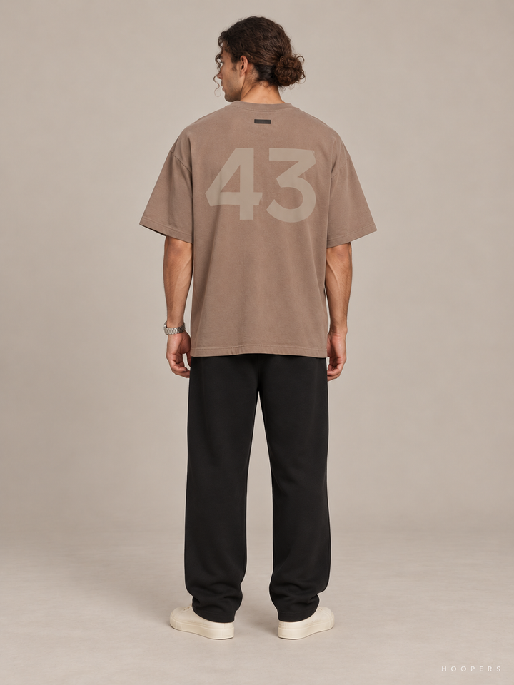 חולצת Fear of God Essentials – FG 43 מוקה – גב