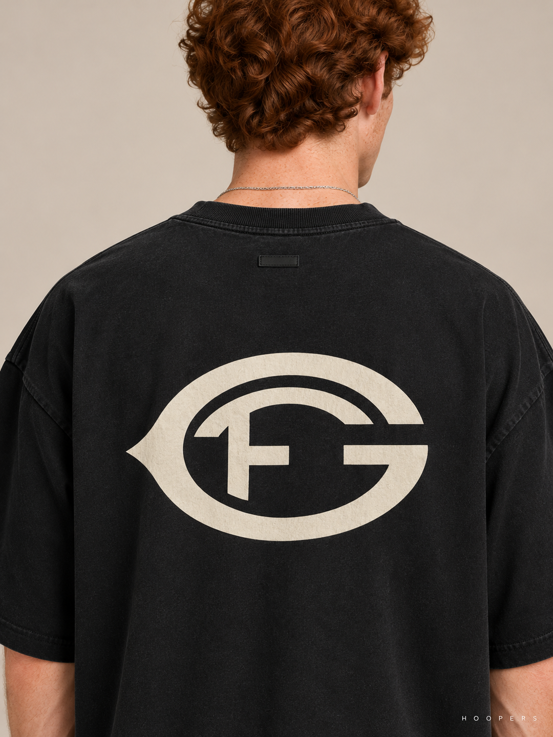 חולצת Fear of God Essentials – 26 FG שחור מכובס – תקריב